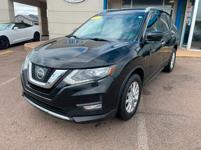 2017 Nissan Rogue SV AWD, ALLOY, SUNROOF in Cars & Trucks in Charlottetown - Image 4