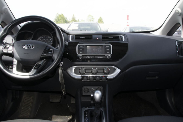 2016 KIA RIO EX/SX in Cars & Trucks in Oshawa / Durham Region - Image 4