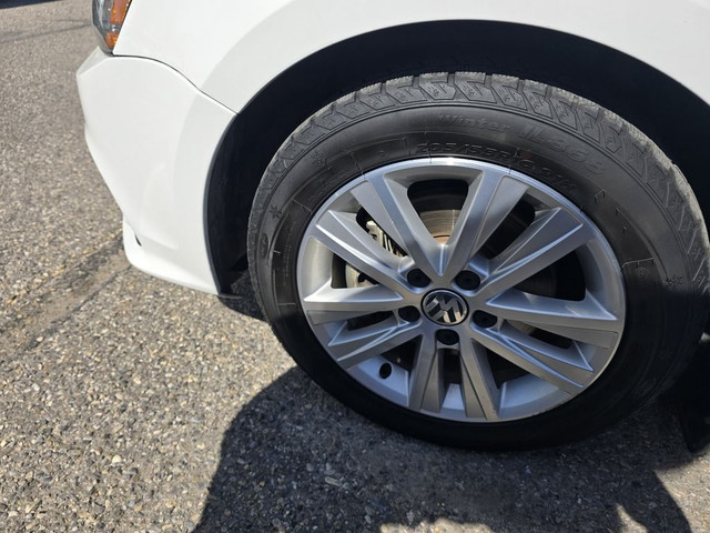 2017 Volkswagen Jetta WOLFSBURG 1.4L TSI in Cars & Trucks in Calgary - Image 4