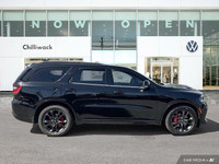 This Dodge Durango boasts a Regular Unleaded V-8 5.7 L/345 engine powering this Automatic transmissi... (image 5)