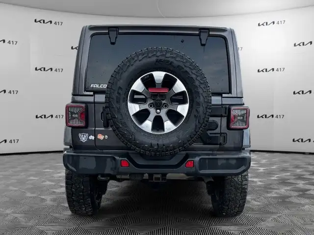 2018 Jeep Wrangler Unlimited in Cars & Trucks in Ottawa - Image 5