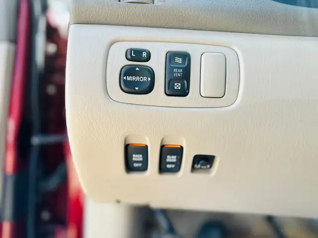 2004 Toyota Sienna XLE in Cars & Trucks in Edmonton - Image 19