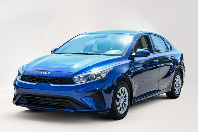 2022 Kia Forte LX | Caméra de Recul | Sièges Chauffants | Blueto in Cars & Trucks in City of Montréal