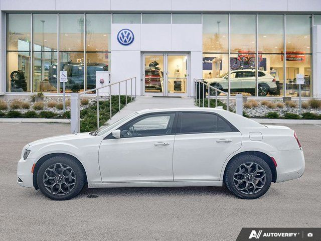 2018 Chrysler 300 300S in Cars & Trucks in Abbotsford - Image 2
