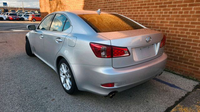 2011 Lexus IS 250 4dr Sdn Auto RWD in Cars & Trucks in Oakville / Halton Region - Image 3