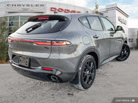This Dodge Hornet has a strong EYG 1.3L I-4 Turbo PHEV engine engine powering this Automatic transmi... (image 5)