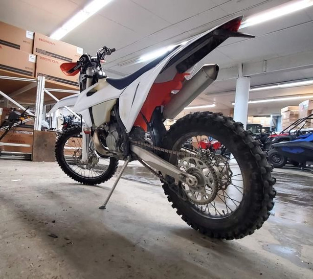 2022 KTM 300 XC-W ENDURO in Dirt Bikes & Motocross in West Island - Image 3