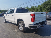 • Power_Steering • Power_Brakes • Power_Windows • Power_Mirrors • Power_Locks • Keyless_Entry • Air_... (image 2)