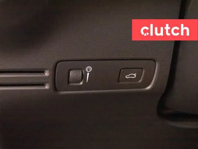 2021 Volvo XC40 T5 R-Design AWD w/ Apple CarPlay & Android Auto, in Cars & Trucks in Bedford - Image 24
