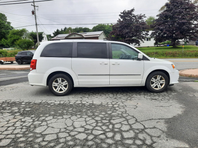 2016 Dodge Grand Caravan Crew Plus in Cars & Trucks in Bridgewater - Image 4