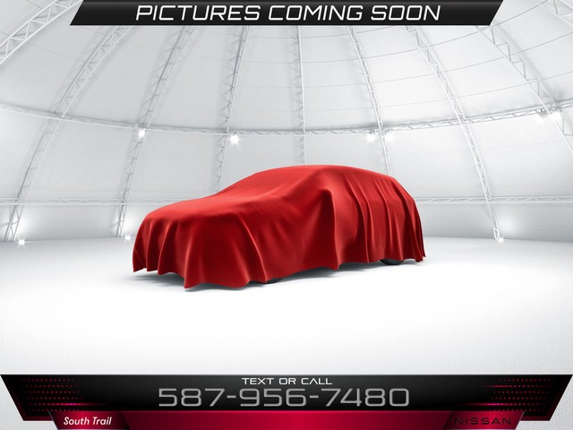 2019 Nissan Titan SV Midnight Edition 4x4 Crew Cab in Cars & Trucks in Calgary