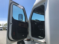 2020 FREIGHTLINER T12664ST;Heavy Duty Trucks - Conventional Truck w/ Sleeper Penske Location 100 THO... (image 8)