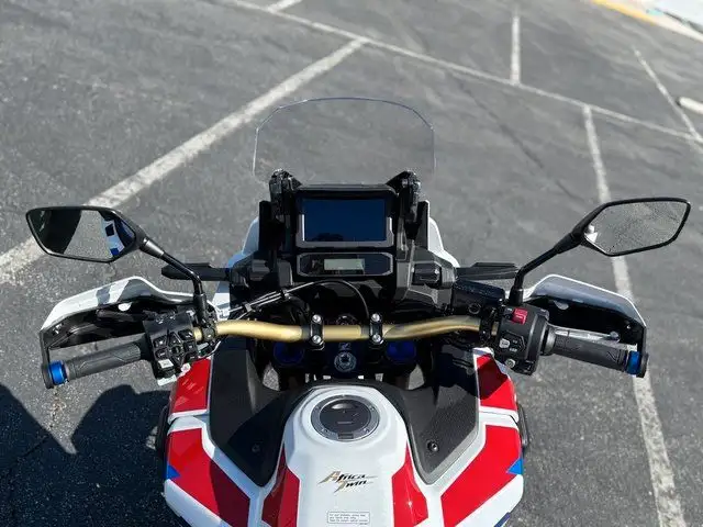 2025 HONDA AFRICA TWIN ADVENTURE SPORTS ES DCT-WHITE! in Street, Cruisers & Choppers in Winnipeg - Image 7