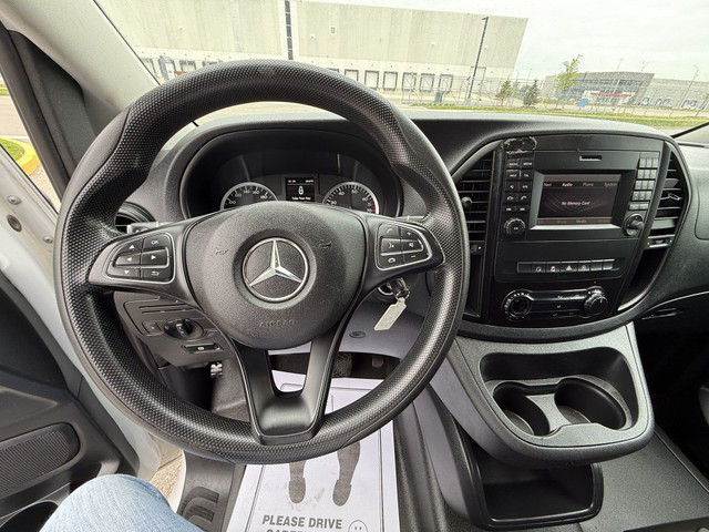 2019 Mercedes-Benz Metris Cargo Van Mercedes METRIS- Cargo Miniv in Cars & Trucks in Oakville / Halton Region - Image 3
