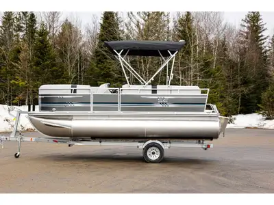 FRU56841C525 WOW! Le nouveau ponton Southbay de 18 pieds dans la gamme SE est le ponton le plus abor...