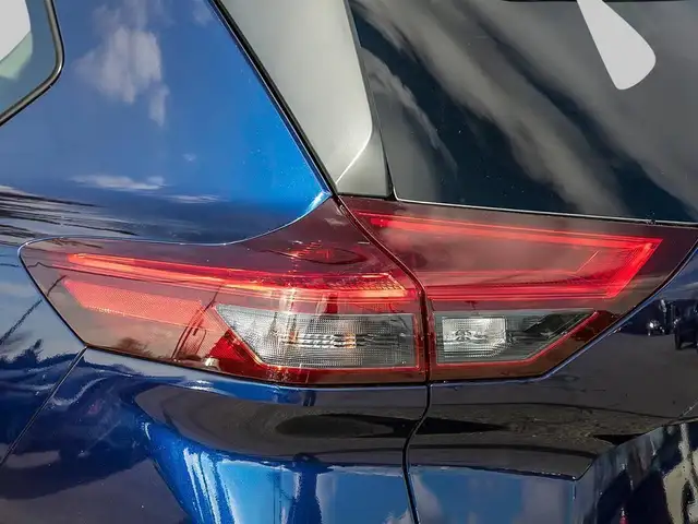 2025 Nissan Rogue SV MOONROOF in Cars & Trucks in Oshawa / Durham Region - Image 12