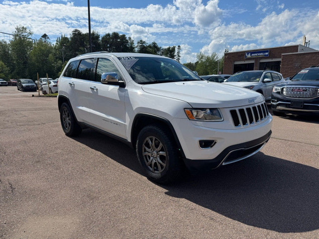 2016 Jeep Grand Cherokee Limited - Leather Seats in Cars & Trucks in Moncton - Image 4