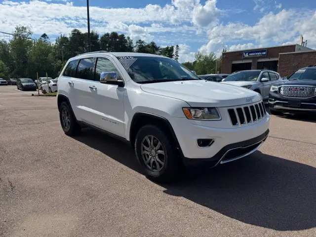 2016 Jeep Grand Cherokee Limited - Leather Seats in Cars & Trucks in Moncton - Image 5