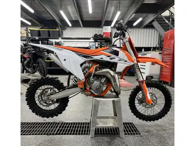 2023 KTM 65 SX Les photos peuvent être à titre indicatif et sans inscription. Les promotions en vigu...