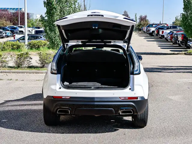 2022 Cadillac XT4 AWD Sport 2.0L in Cars & Trucks in Strathcona County - Image 16