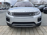 THIS VEHICLE COMES WITH AN ADDITIONAL SET OF WINTER TIRES AND RIMS! The 2019 Range Rover Evoque SE i... (image 1)