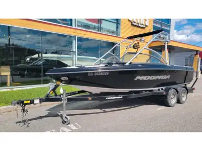 Mirabel : 450-565-1111 Granby : 450-777-1101 Moomba LSV 2010 Longeur / Length : 21' Largeur / Beam :...