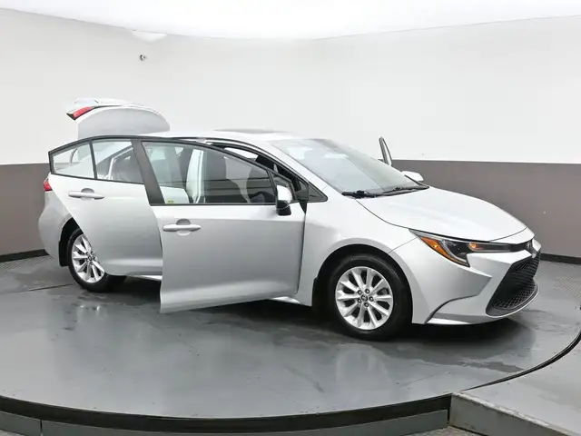 2020 Toyota Corolla LE UPGRADE SUNROOF, HEATED STEERING, HEATED  in Cars & Trucks in City of Halifax - Image 43