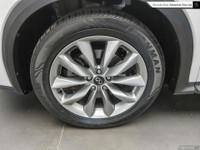 ESSENTIAL Trim | Graphite Leatherette Seating | Panoramic Sunroof | INFINITI InTouch Dual Display 8/... (image 5)