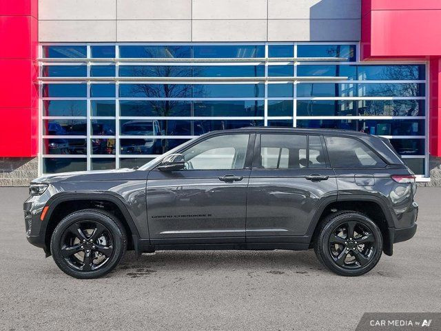 2024 Jeep Grand Cherokee Altitude in Cars & Trucks in Guelph - Image 2