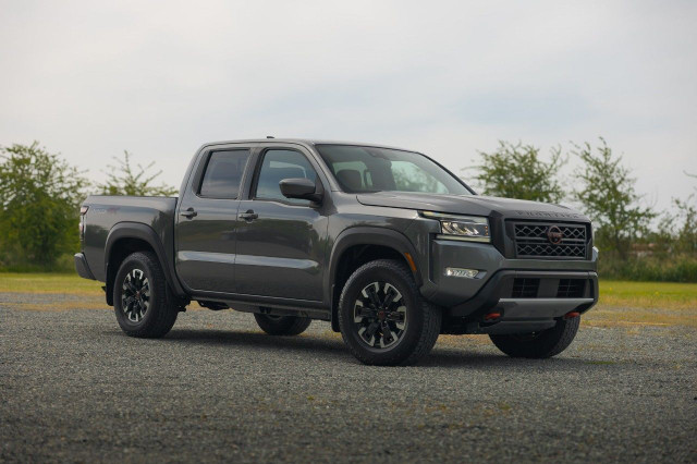 2022 Nissan Frontier in Cars & Trucks in Delta/Surrey/Langley - Image 2