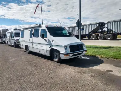 Everything you need and more! Very spacious and well-quipped. 1991 CLARION BY COACHMEN