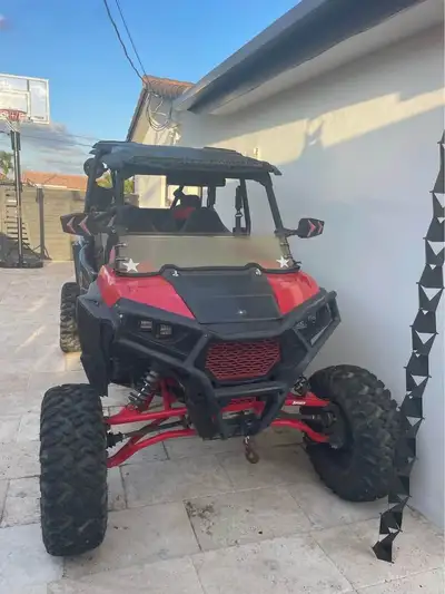 APPLY NOW: https://www.ridecollective.ca/get-pre-approved The 2016 POLARIS RZR 900 is a compact, tra...