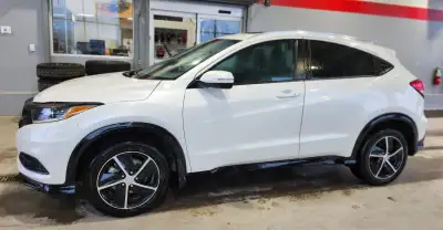 Thanks for your interest in our vehicles at Clarenville Honda! // ACCIDENT FREE!! // // SINGLE OWNER...