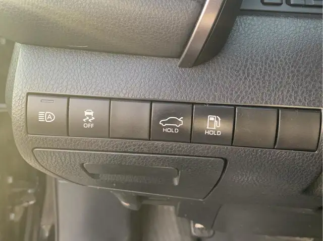 2019 Toyota Camry SE SE 2.5L in Cars & Trucks in City of Toronto - Image 13