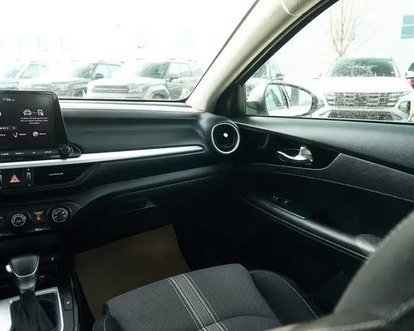 2022 Kia Forte EX | Charging Pad | Apple CarPlay | Heated Wheel in Cars & Trucks in Edmonton - Image 23