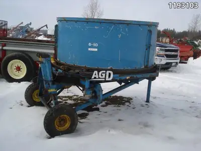Used Kidd 6-10 Bale Chopper