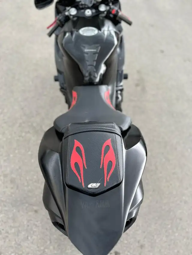 2006 Yamaha YZFR1 in Sport Bikes in Calgary - Image 12