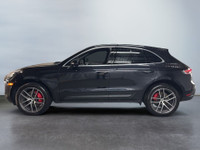 Decouvrez ce superbe Porsche Macan S 2022 au style sportif et raffine, presente dans un elegant noir... (image 4)