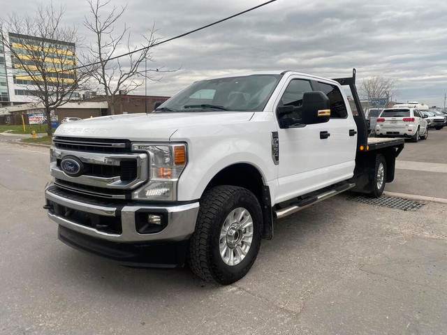  2022 Ford F-350 XLT Crew Cab Flat Bed 4WD in Cars & Trucks in City of Toronto - Image 3