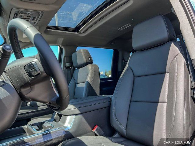 2025 Chevrolet Silverado 3500HD LTZ 4WD Crew Cab in Cars & Trucks in Strathcona County - Image 3
