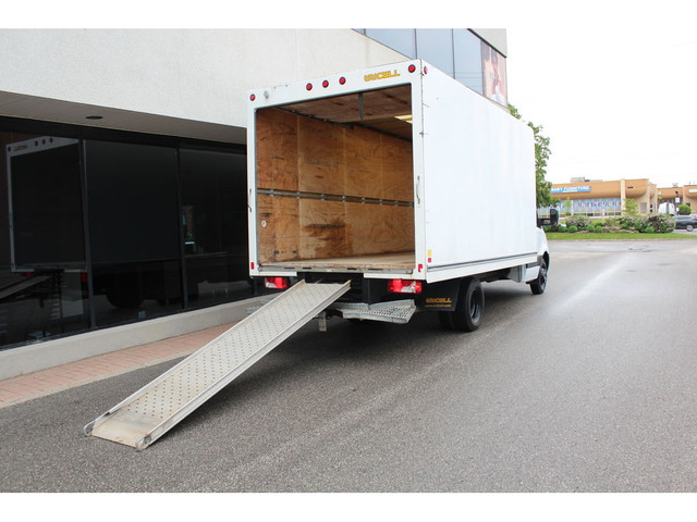 2019 Mercedes-Benz Sprinter 3500 - \"16 FT CUBEBOX\" - 3.0L DIES in Cars & Trucks in City of Toronto - Image 3