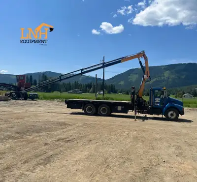 1997 Kenworth T300 Knuckle Boom Truck | 23,150 hours | 660,526 kms Has a Copma 2000 180.5 crane inst...