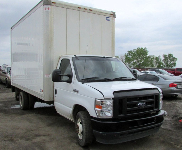 2021 Ford E450 in Cars & Trucks in Calgary - Image 3