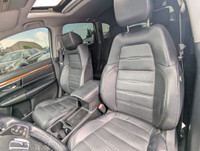 LOW KMS! CR-V EX-L AWD! FULL OPTION! APPLE CARPLAY/ANDROID AUTO, LEATHER INTERIOR, POWER SUNROOF/MOO... (image 3)
