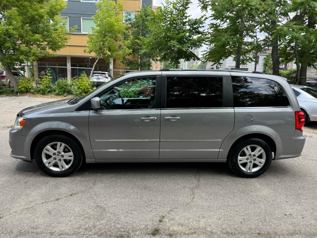 2015 Dodge Grand Caravan Crew Plus in Cars & Trucks in City of Toronto - Image 2