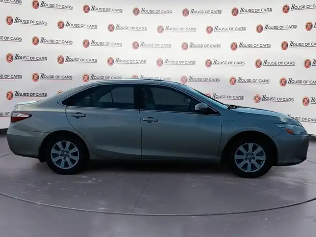2015 Toyota Camry Hybrid 4dr Sdn LE in Cars & Trucks in Lethbridge - Image 9