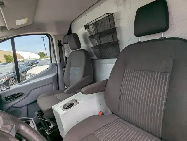 2019 Ford Transit-150 dans Autos et camions dans Ottawa - Image 27