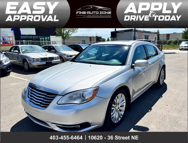 2011 Chrysler 200 Touring V6 :: Low Mileage in Cars & Trucks in Calgary