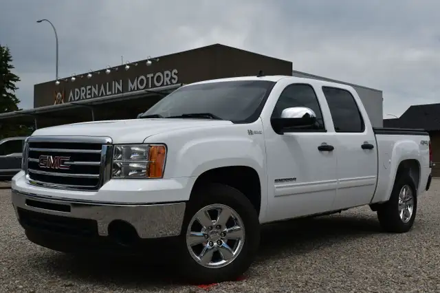 2012 GMC Sierra 1500 ***RARE HYBRID, ONLY HAS 61,000KM*** dans Autos et camions dans Calgary - Image 2
