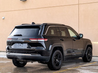 CARGET AUTOMOTIVE is thrilled to present the 2023 JEEP GRAND CHEROKEE LIMITED, a premium SUV that co... (image 6)